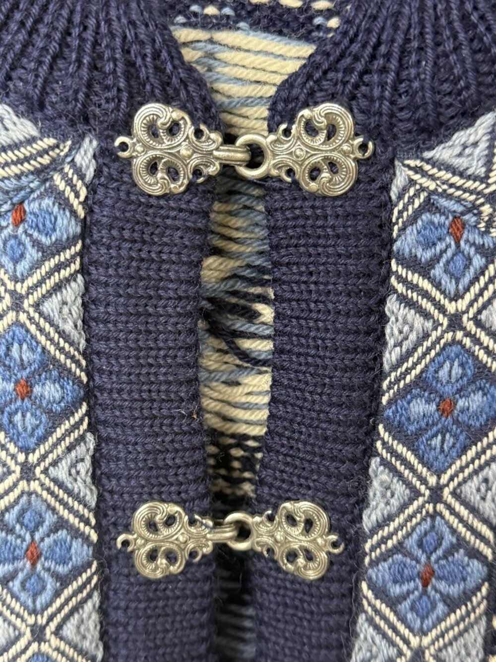 Dale of Norway Wool Cardigan Nordic Sweater Blue Fair Isle Toggle Clasp S - Picture 3 of 8